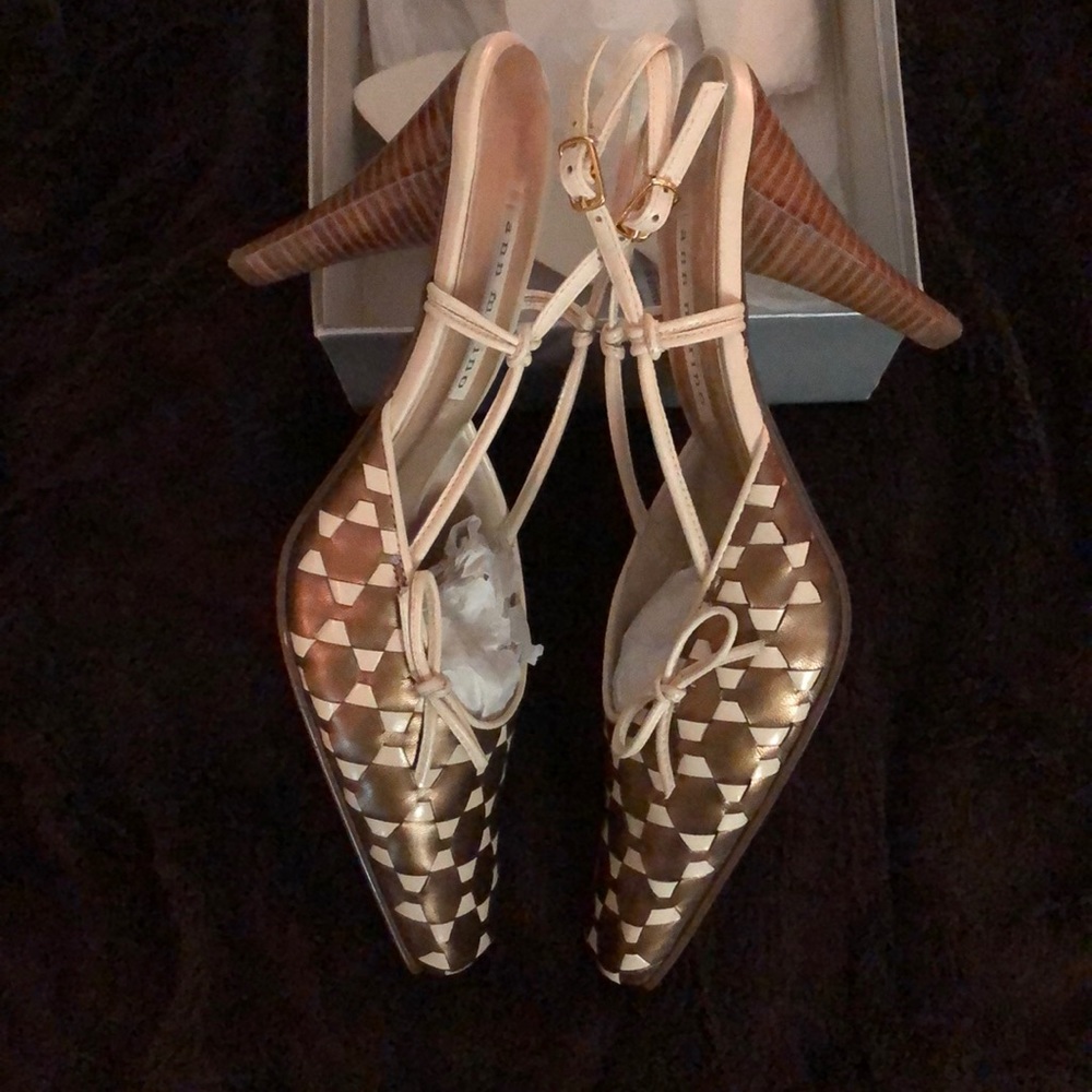 Ann Marino Caramel/Cream slingback pumps-Size 8M